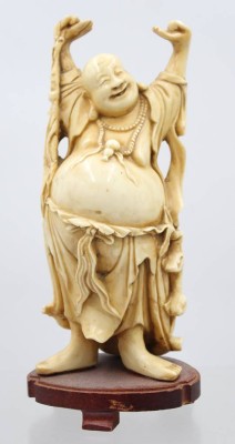 Auktion 373<br>stehender Hotei, Kunstharz, ca. H-26cm [1]