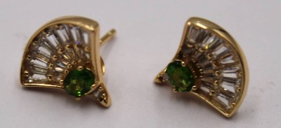 Auktion 373<br>Sterling, Ohrstecker, Chromdiopside, vergoldet, zus. 2gr. , L-1,4cm [1]