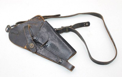 Auktion 373<br>wohl US M7 Schulterholster aus schwarzem Leder, Altersspuren [1]