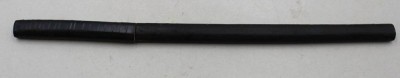 Auktion 373<br>langes Messer im japan. Stil, Herbertz-Klinge, Holzscheide, Griff mit Isolierband, ca. L-48cm [1]