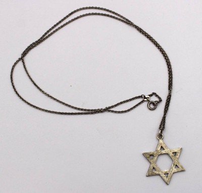 Auktion 373<br>Anhänger, David-Stern, Silber, an 925er Halskette, ca. 9gr., L-60cm Anh. D-3cm [1]