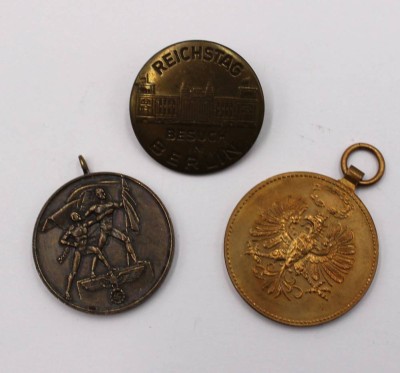 Auktion 373<br>Nadel, Reichstags-Besuch, Medaille Heimkehr des Memellandes und Medaille Tirol 1. WK [1]