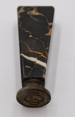 Auktion 373<br>Petschaft, Marmorgriff, um 1920, ca. L-8cm [1]