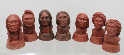 Auktion 373<br>7x Büsten, Native Americans, teilw. gemarkt, Kunstharz o.ä., ca. H-13cm [1]