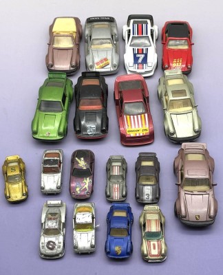 Auktion 373<br>18x div. Druckgussautomodelle, 2 Grössen, div. Hersteller, tw. bespielt [1]
