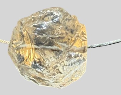 Auktion 373<br>Silberkette mit gr. klaren Stein (Bergkristall?), ca. 16 gr. [1]