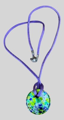 Auktion 374<br>Textil-Halskette  mit grossen Murano Glasanhänger, D-3 cm, Magnetverschluss aus Austria [1]
