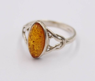 Auktion 374<br>feiner 925er Silber-Ring mit Bernstein, 2,2gr., RG 55 [1]