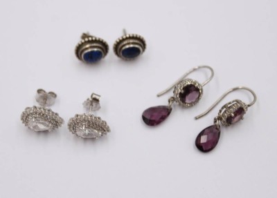 Auktion 374<br>3 Paar div. Ohrschmuck, Silber, untersch. Steinbesatz, zus. ca. 9,5gr., ca. L-3,3gr. [1]