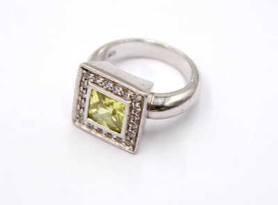 Auktion 374<br>massiver 925er Silber-Ring mit Peridot u. klare Steine, 11,3gr., RG 51 [1]