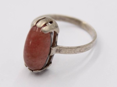 Auktion 374<br>835er Silber-Ring mit Rhodochrosit, älter, 2,9gr., RG 58,5cm [1]
