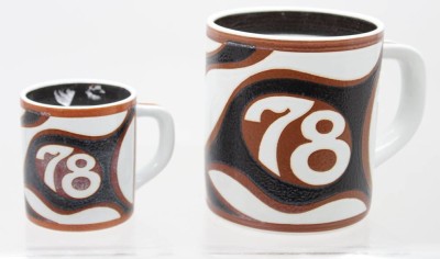 Auktion 374<br>Royal Copenhagen Jahresbecher ,1978, Entw. Bo Kristiansen, gr. Becher mit 925er Silberplatte, ca. H-11,5 u. 8,5cm [1]