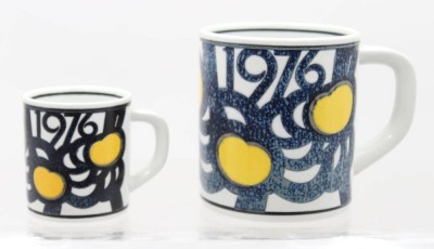 Auktion 374<br>Royal Copenhagen Jahresbecher ,1989, Entw.  Anne Marie Trolle, gr. Becher mit 925er Silberplatte, ca. H-11,5 u. 8,5cm [1]
