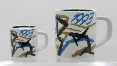 Auktion 374<br>Royal Copenhagen Jahresbecher, 1993, Entw.  Ivan Weiss, gr. Becher mit wohl 925er Silberplatte, ca. H-11,5 u. 8,5cm [1]