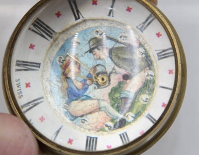 Auktion 374<br>Kugeluhr, älter, Werk lose und wohl defekt, ca. D-6cm [1]