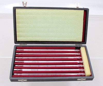 Auktion 374<br>7 Anschütz-Thermometer für Apotheken, Höhr Grenzhausen, älter, in Kasten [1]