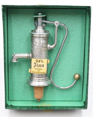 Auktion 374<br>SKS Schnapspumpe, Zinn, ca. L-17cm [1]