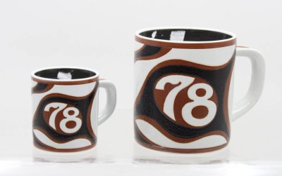 Auktion 374<br>Royal Copenhagen Jahresbecher ,1978, Entw. Bo Kristensen, gr. Becher mit 925er Silberplatte, ca. H-11,5 u. 8,5cm [1]