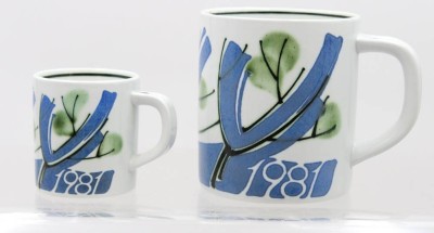 Auktion 374<br>Royal Copenhagen Jahresbecher ,1981, Entw. Ellen Malmer, gr. Becher mit 925er Silberplatte, ca. H-11,5 u. 7,5cm [1]