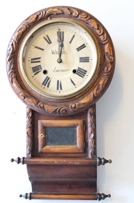 Auktion 374<br>antike englische „Drop Dial“-Wanduhr,  Werk nicht geprüft, Glas fehlt, Altersspuren, ca. L-55cm B-30cm [1]