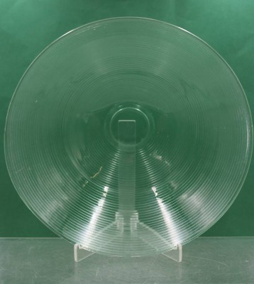 Auktion 374<br>gr. Glasschale, Riffelmuster, ca. H-10cm D-39cm [1]