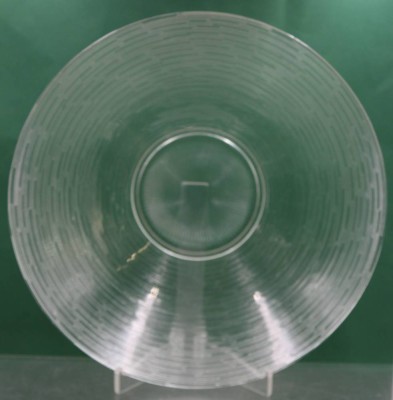 Auktion 374<br>gr. Glasschale, Riffelmuster, ca. H-8cm D-40cm [1]