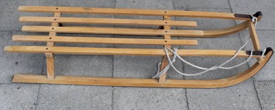 Auktion 374<br>Davoser Holzschlitten, älter, Gebrauchsspuren, ca. L-121cm [1]