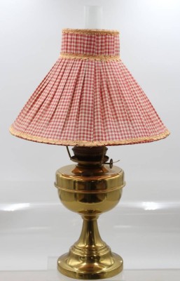 Auktion 374<br>Petroleum-Lampe, Stoffschirm, ca. H-51cm [1]