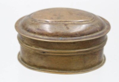 Auktion 374<br>ovale Messing-Dose, 19. Jhd., ca. H-4,5cm B-8,5cm [1]