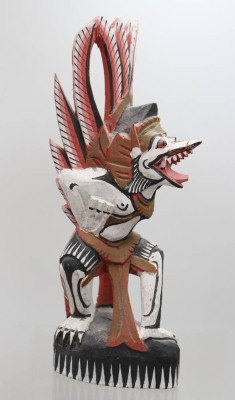 Auktion 374<br>mehrfarbig bemalte Garuda-Holzskulptur aus Bali, 1x geklebt, ca. H-22cm [1]