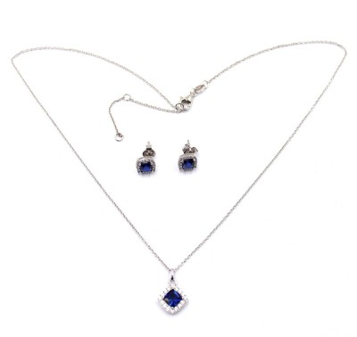 Auktion 374<br>Set, Halskette mit Anhänger, sowie Ohrstecker, 925er Silber, blaue u. klare Steine, zus. ca. 4,8gr., ca. L-42cm [1]