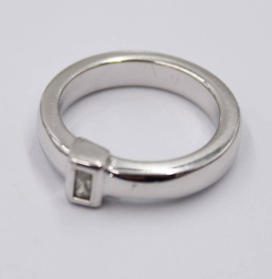 Auktion 374<br>Ring mit klarem Stein, versilbert, RG 51 [1]