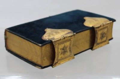 Auktion 374<br>Hamburgisches Gesangbuchs für den öffentlichen Gottesdienst und die häusliche Andacht, Hamburg 1844, Altersspuren [1]
