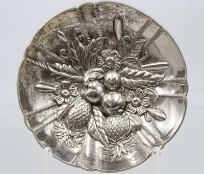 Auktion 374<br>kl. zierschale, Füchterelief, wohl um 1900, D-12cm [1]