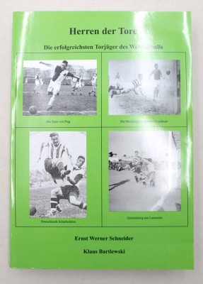 Auktion 374<br>Herren der Tore - Die erfolgreichsten Torjäger des Weltfußballs, Ernst Werner Schneider und Klaus Bartlewski [1]