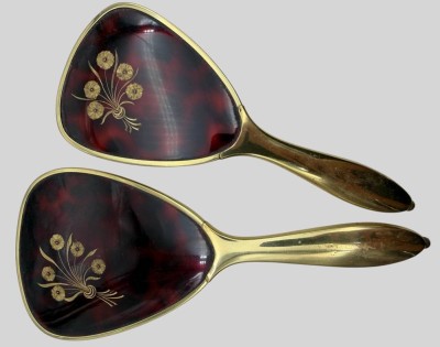 Auktion 374<br>Handspiegel und Bürste, L-27 cm [1]