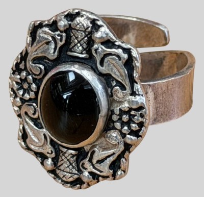 Auktion 374<br>Silberring-925- mit Onyx-Cabouchon, offene Ringschiene, 8,16 gr [1]
