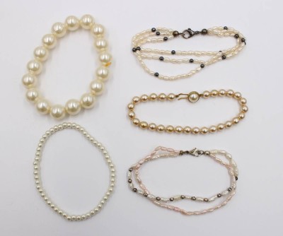 Auktion 374<br>5x Modeschmuck-Perlarmbänder [1]