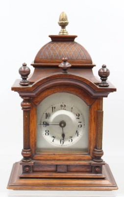 Auktion 374<br>Tischuhr, Junghans, 19. Jhd., Werk läuft, ca. H-28cm B-17cm [1]