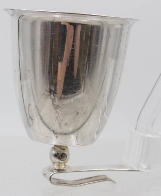 Auktion 374<br>versilberten Vintage-Kipper (Tipping Jigger) bzw. Schiffsbecher mit Halteclip, ca. H-9cm [1]