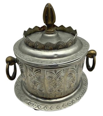 Auktion 374<br>kleine Antike marokkanische versilberte Teedose/Zuckerdose mit  Messingringen und Spitze, fein ziseliert, um 1920, H-17,5, 15x13 cm [1]