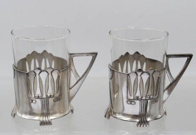Auktion 374<br>Paar Teeglashalter, WMF Straussenmarke, Nr. 345, 1xbeschädigt, ca. H-10,2cm mit Glas [1]