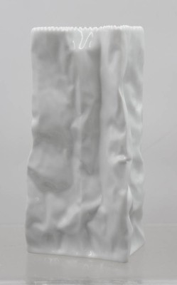 Auktion 374<br>Tütenvase, Tapio Wirkkala, Rosenthal Studio-Line, Weißporzellan, ca. H-22cm [1]