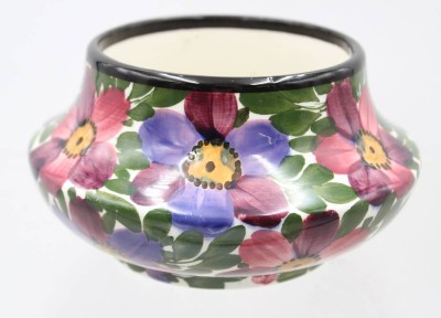 Auktion 374<br>kl. Vase, Schramberg, florales Dekor, kl. Chip am Rand, ca. H-7,5cm [1]