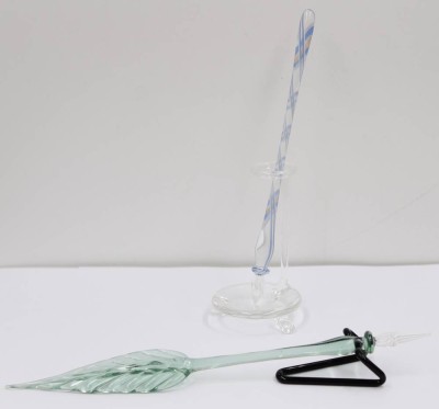 Auktion 374<br>2x handgefertigte Glas-Tauchstifte, ca. L_21cm [1]