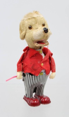 Auktion 374<br>Vintage-Aufziehfigur, Strutting Dog, wohl Japan, Werk läuft,  Altersspuren, ca. H-18cm [1]
