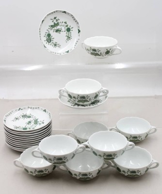 Auktion 374<br>9x Suppentassen mit 13 U.T., Hutschenreuther, Maria Theresia Schlossgarten, 2x Tassen mit Chip, ca. H-5,5cm [1]