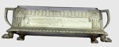 Auktion 374<br>gr. versilberte Jardiniere mit Glaseinsatz (diese geklebt), berieben, H-10,5 cm, L-34 cm [1]
