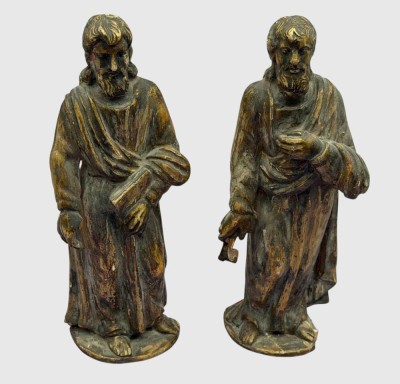 Auktion 374<br>Paar alte Apostel-Statuetten,  Halbfiguren, Petrus und wohl Jakobus d.Ältere, Stand  und Hände bei beiden beschädigt, wohl Barock, 17/18. Jhd., H-ca. 20 cm, Reste alter Vergoldung [1]