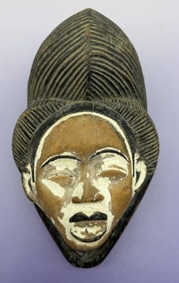 Auktion 374<br>afrikanische Punu Okuyi Maske, Gabun, Tropenholz [1]